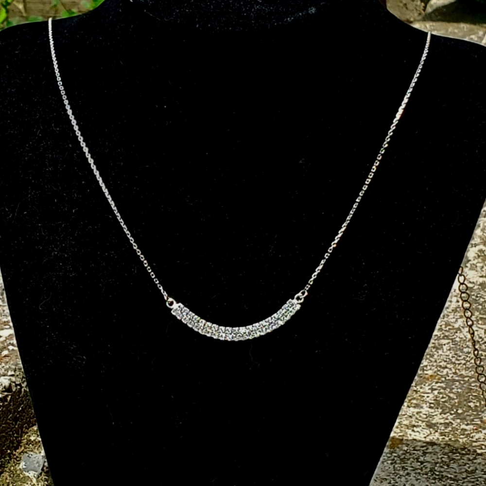 ELEGANT SILVER TONE NECKLACE 18" With A 2" Dimond Like Rhinestone Bar
